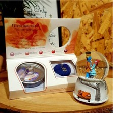 Kişiye Özel Işıklı Müzikli Kar Küresi ve Inci Kolye Seti