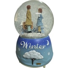 Işıklı ve Müzikli Büyük Kar Küresi, Kış Atmosferini Güzelleştirir