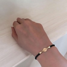 Archin Leyla İsmine Özel Siyah İpek Örgülü Yuvarlak Motifli 14 Ayar Altın Plakalı Hediye