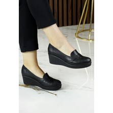 Shay Exclusives Siyah Hakiki Deri Çapraz Bant Detaylı Işlemeli Dolgu Topuklu Günlük Ayakkabı