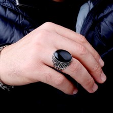 925 Ayar Gümüş Onix Taşlı Desenli Oval Model Erkek Yüzük