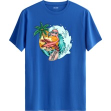 Dalgalar Üzerinde Surf Flamingo Tişört
