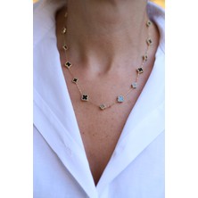 14 Ayar Altın Siyah Taş Detaylı Büyük-Küçük Sıralı Yoncalı Kolye KLY26458