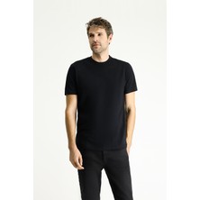 Bisiklet Yaka Slim Fit Dar Kesim Süprem Pamuk Tişört