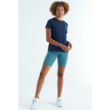 Tommy Life İndigo Sırt Yırtmaç Detaylı O Yaka Kısa Kollu Standart Kalıp Kadın T-Shirt - 97267