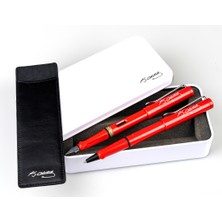 Lamy 2'li Safarı Kırmızı Dolma&roller Kalem Atatürk Imzalı Beyaz Metal Kuulu ve Siyah Tekli Deri Kılıflı Seti