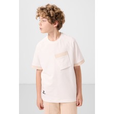 Ekru Pamuklu Yumuşak Dokulu Oversize Cep Detaylı Erkek Çocuk T-Shirt - 11295