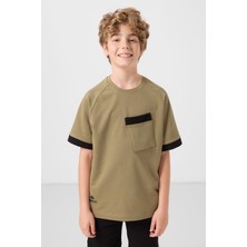 Koyu Bej Pamuklu Yumuşak Dokulu Oversize Cep Detaylı Erkek Çocuk T-Shirt - 11295