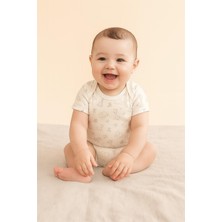 Boumini Pamuklu Bebek Çıtçıtlı Kısa Kollu Body  Zarf Yaka Zürafa Krem