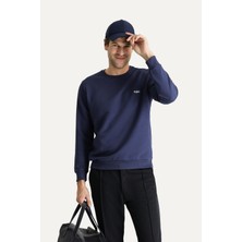 Kiğılı Bisiklet Yaka Regular Fit Erkek Sweatshirt Indigo Renkli Nakış Detaylı Konforlu Parça