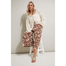 Büyük Beden Beli Lastikli Cepli Çiçek Desenli Kapri Pantolon 145293