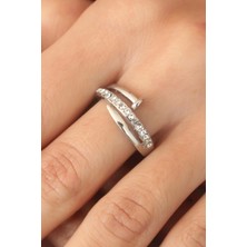 Gümüş Renk Taşlı Çivi Ayarlanabilir Kadın Yüzük