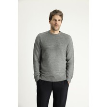 Bisiklet Yaka Slim Fit Dar Kesim Desenli Triko Kazak