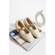 Slipcat Kadın Krem Peluş Ev Babet Düz Taban Toka Detaylı Konforlu ve Şık Tasarım