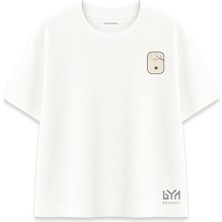 Yaprak Dökümü Temalı Minimal Beyaz Oversize Tişört