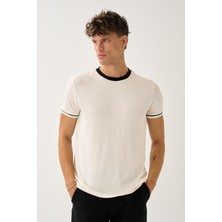 Regular Fit Yaka Detaylı T-Shirt