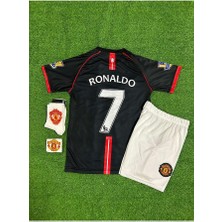 Manchester United 2008 Cristiano Ronaldo Deplasman Çocuk Forması (Black-Armalı Set)