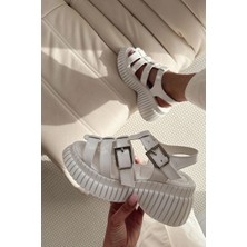 Movina Rugan Toka Detaylı Kalın Taban Kadın Sandalet Beyaz