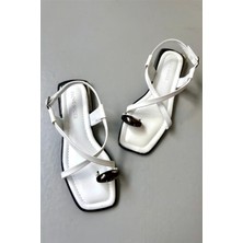 Sewons Mat Deri Toka Detaylı Kadın Sandalet Beyaz