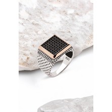 Silverplus Gümüş Siyah Zirkon Taşlı Süslemeli Kare Model Erkek Yüzük