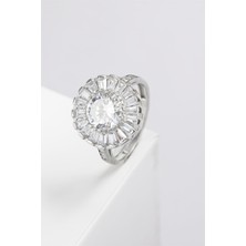 Zirkon Taşlı Baget Süslemeli Rodyumlu 925 Ayar Gümüş Bayan Yüzük