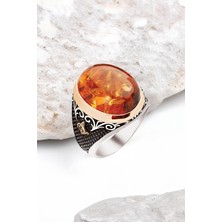 Silverplus ​​​Gümüş Özel Kesim Sentetik Kehribar Taşlı Tuğra İşlemeli Erkek Yüzük