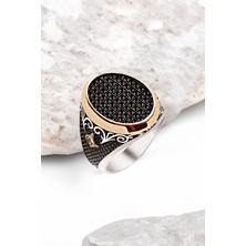 Silverplus Gümüş Siyah Zirkon Taşlı Yanları Tuğra İşlemeli Erkek Yüzük