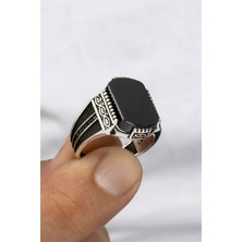 Motifli Siyah Oniks Taşlı Gümüş Erkek Yüzük