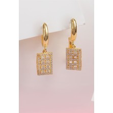 Dikdörtgen Model Altın Kaplama Baget Taşlı 925 Ayar Gümüş Küpe