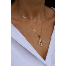 14 Ayar Altın Aynalı Zincirli Taşlı ve Gövdesi Bombeli Kutup Yıldızı Kolye