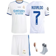 Cristiano Ronaldo Real Madrid  2018/19 Sezon Şeritli Beyaz Retro Çocuk Forması 4 Parça Forma+Şort+Çorap+Biliklik