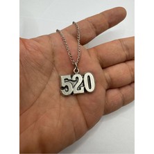 520 Numeroloji Bereket Unisex Kolye – Metal  Zincirli, Anlamlı Tasarım