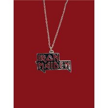 Iron Maiden Kırmızı Metal Kolye – Metal  Zincir | Unisex Rock & Metal Aksesuar