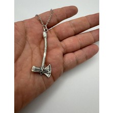 Thor Savaş Baltası Desen Kolye – Metal  Zincirli Zamak Kaplama Unisex Mitolojik ve Gotik Aksesuar