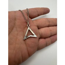 Yamuk Üçgen Desen Kolye – Metal  Zincirli Zamak Kaplama Unisex Tasarım