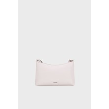 Calvin Klein Logolu Ayarlanabilir Askılı Çanta LV04F3095GVUW Bayan Çanta LV04F3095G Vuw