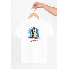 Vecihi Geliyor Kadın Pilot Temalı Unisex Tshirt Pilot - Havacı - Uçak Tutkunu