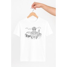 Vecihi Geliyor Çizgizel Pilot ve Uçak Tasarım Unisex Tshirt Pilot - Havacı - Uçak Tutkunu