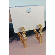 By Zeyna Aksesuar Kadın Altın Kaplama Kararmaz Üç Boyutlu Şimşek Model Çift Küpe