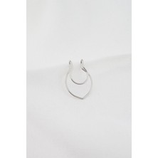 By Zeyna Aksesuar Kadın Sıkıştırmalı Çelik Kıkırdak Küpe