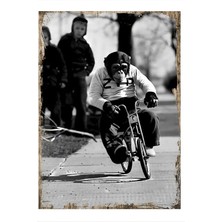 Bisiklet Süren Maymun Desenli Ahşap Tablo 50 cm x 70 cm