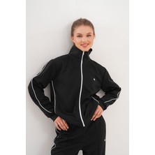 Kadın Siyah Tam Fermuarlı Şeritli Eşofman Takımı – Rahat ve Şık Spor Stil