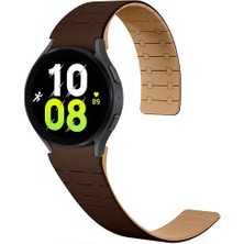 Mobicas Galaxy Watch 4 Classic (42MM) Uyumlu 20MM Kavisli Mıknatıslı Silikon KORDON-111 Kahverengi