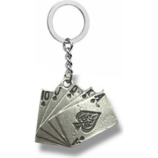 Iskambil Kart Destesi Figürlü Gümüş Renk Unisex Metal Anahtarlık – Şans ve Oyun Aksesuarı