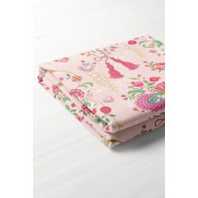 Love Bloom Kalpli Pembe Çiçekler Tasarımlı Masa Örtüsü - 130X204CM
