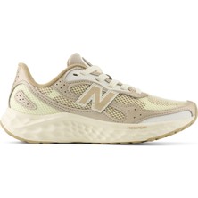 New Balance Fresh Foam Arishi V4 Tiralux Kadın Bej Koşu Ayakkabısı