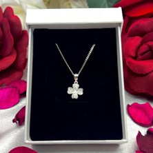 Yonca Kadın Kolyesi 925 Ayar Gümüş Zincirli Rodyumlu Zirkon Taşlı