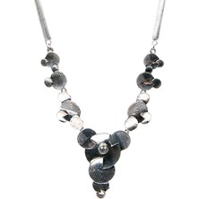 Nilüfer Yaprağı Motif Kolye