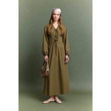 DeFacto %100 Pamuk V Yaka Poplin Önden Bağlamalı Uzun KolluMaxi Elbise G0015AX25AU