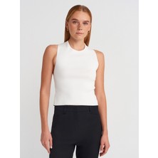 10795 Bisiklet Yaka Sırt Detaylı Triko Top-Beyaz